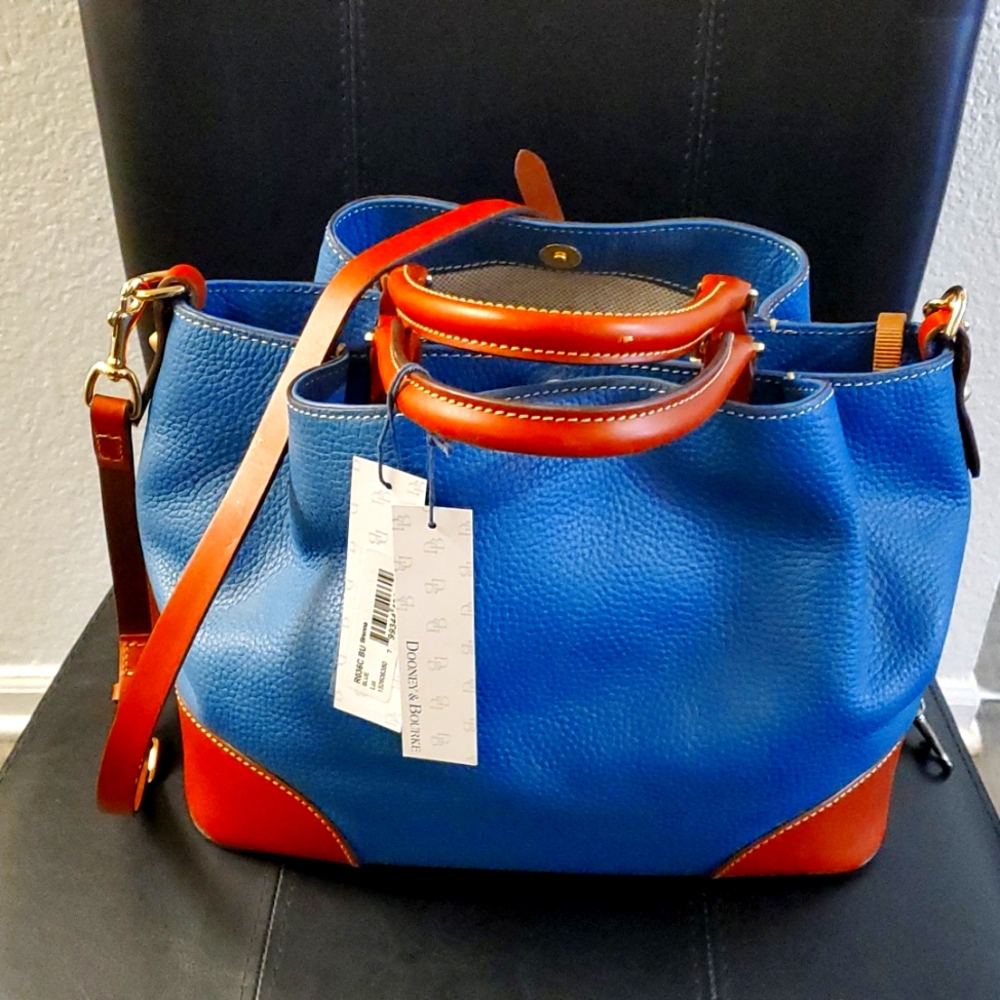 Dooney & Bourke pebble grain leather, large handbag  Blue.